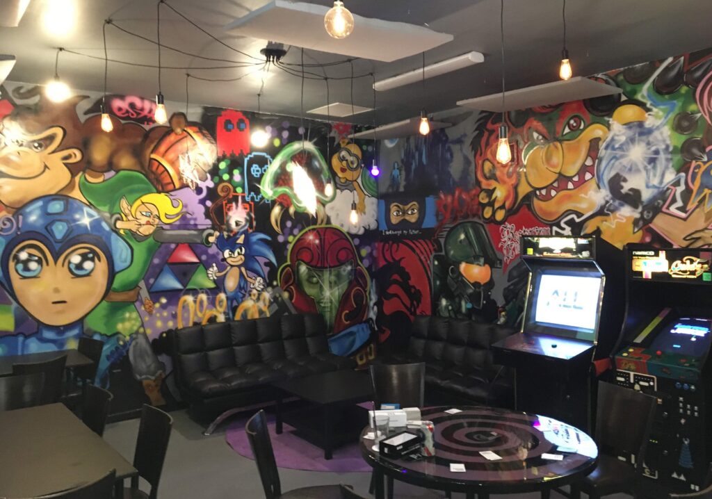 st pete bars with games